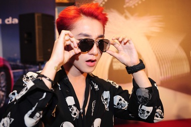 Sơn Tùng M-TP gây chú ý ở thảm đỏ thời trang