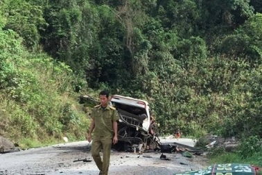 Xe khách chở người Việt nổ tung tại Lào, 8 người tử vong tại chỗ