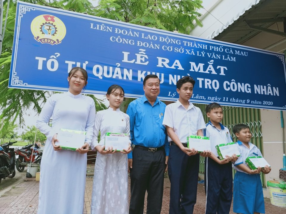 Cà Mau: Người lao động yên tâm hơn khi có Tổ tự quản khu nhà trọ công nhân - 2 Cà Mau: Người lao động yên tâm hơn khi có Tổ tự quản khu nhà trọ công nhân - 2