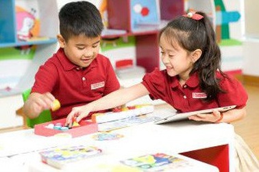 Trẻ bị “bủa vây” bởi áp lực từ phụ huynh