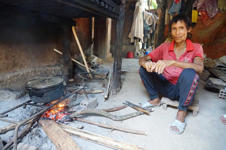 Người rừng Hồ Văn Lang suy kiệt vì bị ung thư giai đoạn cuối - 3 Người rừng Hồ Văn Lang suy kiệt vì bị ung thư giai đoạn cuối - 3