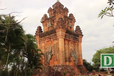 Phú Yên: Di tích Quốc gia đặc biệt Núi Nhạn hút khách du lịch