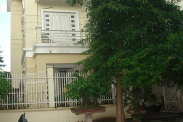 Xì khí gas, đổ xăng, khống chế con trai 5 tuổi do ngáo đá