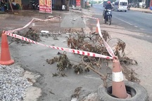 Hàng loạt “hố bẫy” trên QL 1A được khắc phục ngay sau khi Dân trí phản ánh