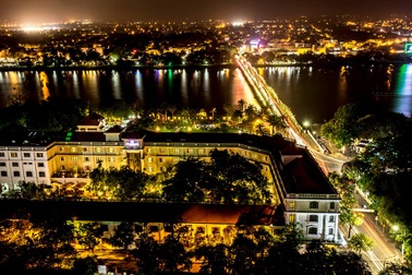 Vẻ trầm mặc của Huế trong ngày mưa đầu hạ