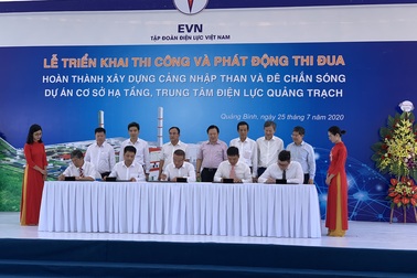 Xây dựng cảng nhập than và đê chắn sóng Trung tâm Điện lực Quảng Trạch