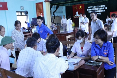 Ngắm màu áo xanh tình nguyện Fecon sôi động chủ nhật hồng