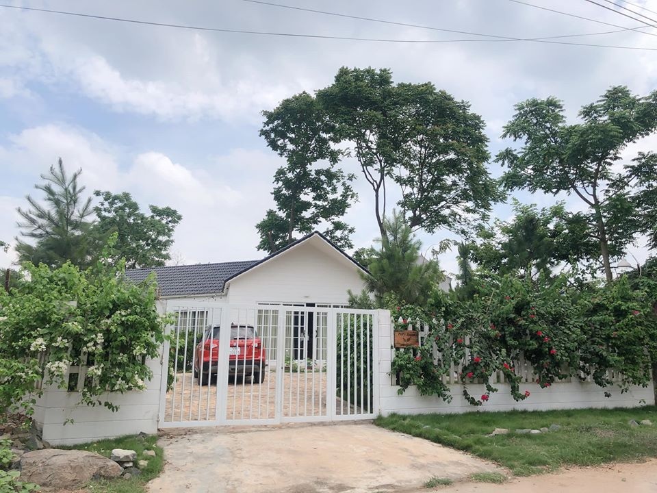 Mê mẩn khu vườn ngập tràn hoa lá của Khánh Thi, Duy Nam, Mai Ngọc - 2 Mê mẩn khu vườn ngập tràn hoa lá của Khánh Thi, Duy Nam, Mai Ngọc - 2
