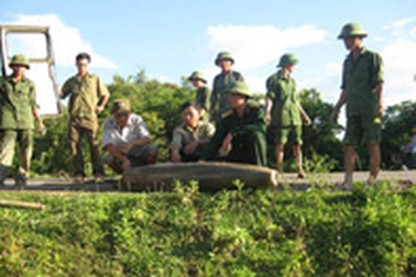 Rà mặt bằng phát hiện quả bom nặng trên 500 kg 