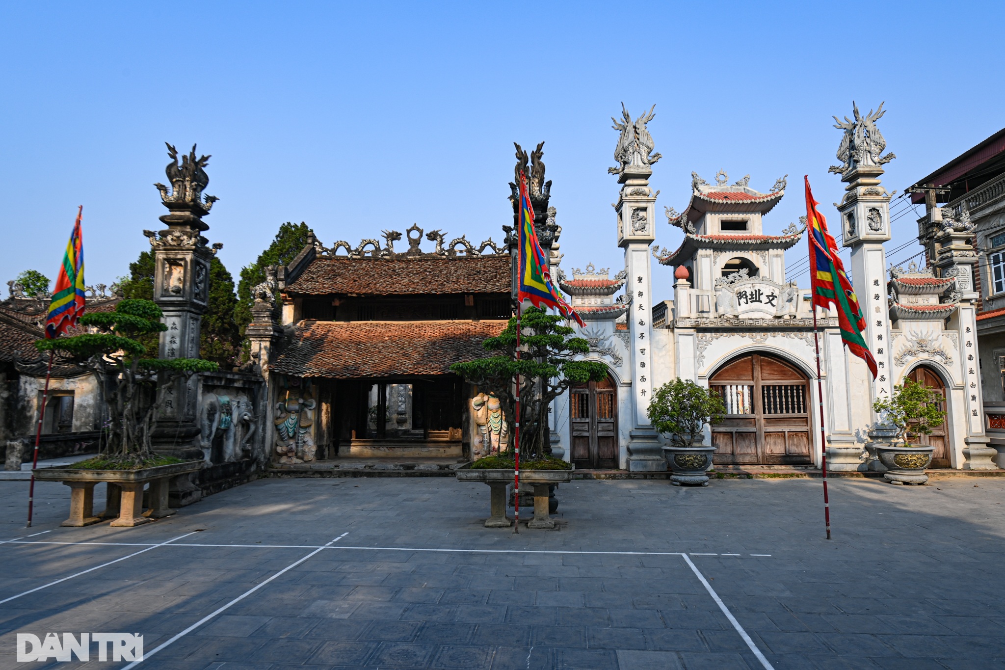 Chiêm ngưỡng vẻ đẹp cổ kính tại ngôi đình gần 400 tuổi nơi đất Tổ - 2 Chiêm ngưỡng vẻ đẹp cổ kính tại ngôi đình gần 400 tuổi nơi đất Tổ - 2