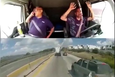 Vụ cướp táo bạo trên đường cao tốc như phim hành động