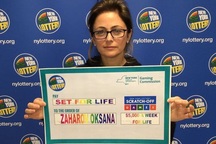 Trúng 5 triệu USD nhờ mua nhầm vé xổ số