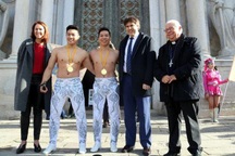 Nghệ sĩ Quốc Cơ tự hào khi phá vỡ kỷ lục Guinness thế giới