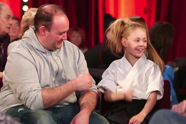 Phần trình diễn “chào sân” của Jesse-Jane tại cuộc thi Tìm kiếm Tài năng Anh 2015