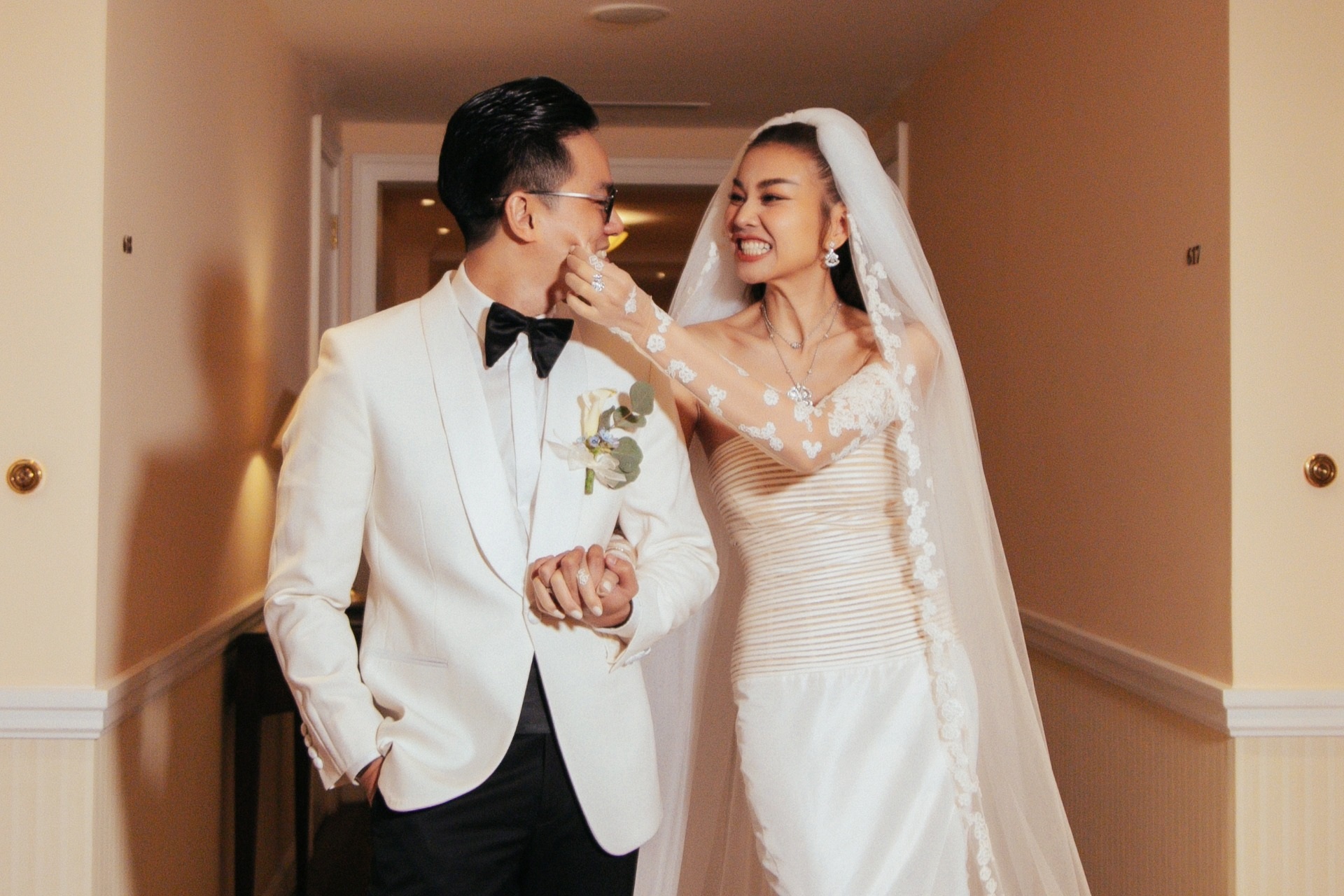 Thanh Hằng lần đầu hé lộ về chồng nhạc trưởng: Anh ấy là đại gia ngầm - 1 Thanh Hằng lần đầu hé lộ về chồng nhạc trưởng: Anh ấy là đại gia ngầm - 1