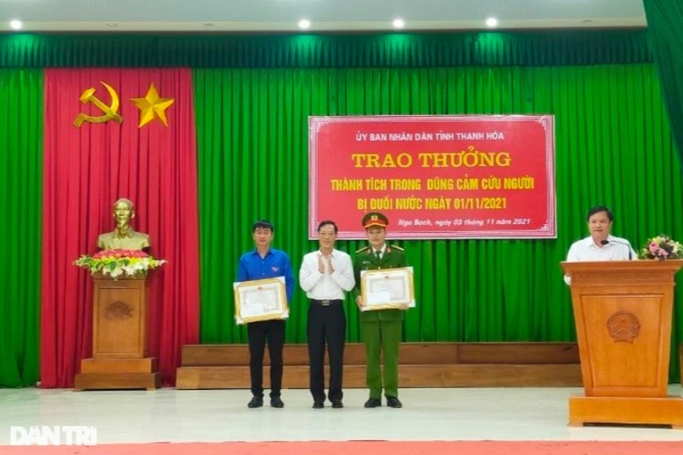 Giây phút giằng co với tử thần của Thượng úy công an cứu bé đuối nước - 4 Giây phút giằng co với tử thần của Thượng úy công an cứu bé đuối nước - 4
