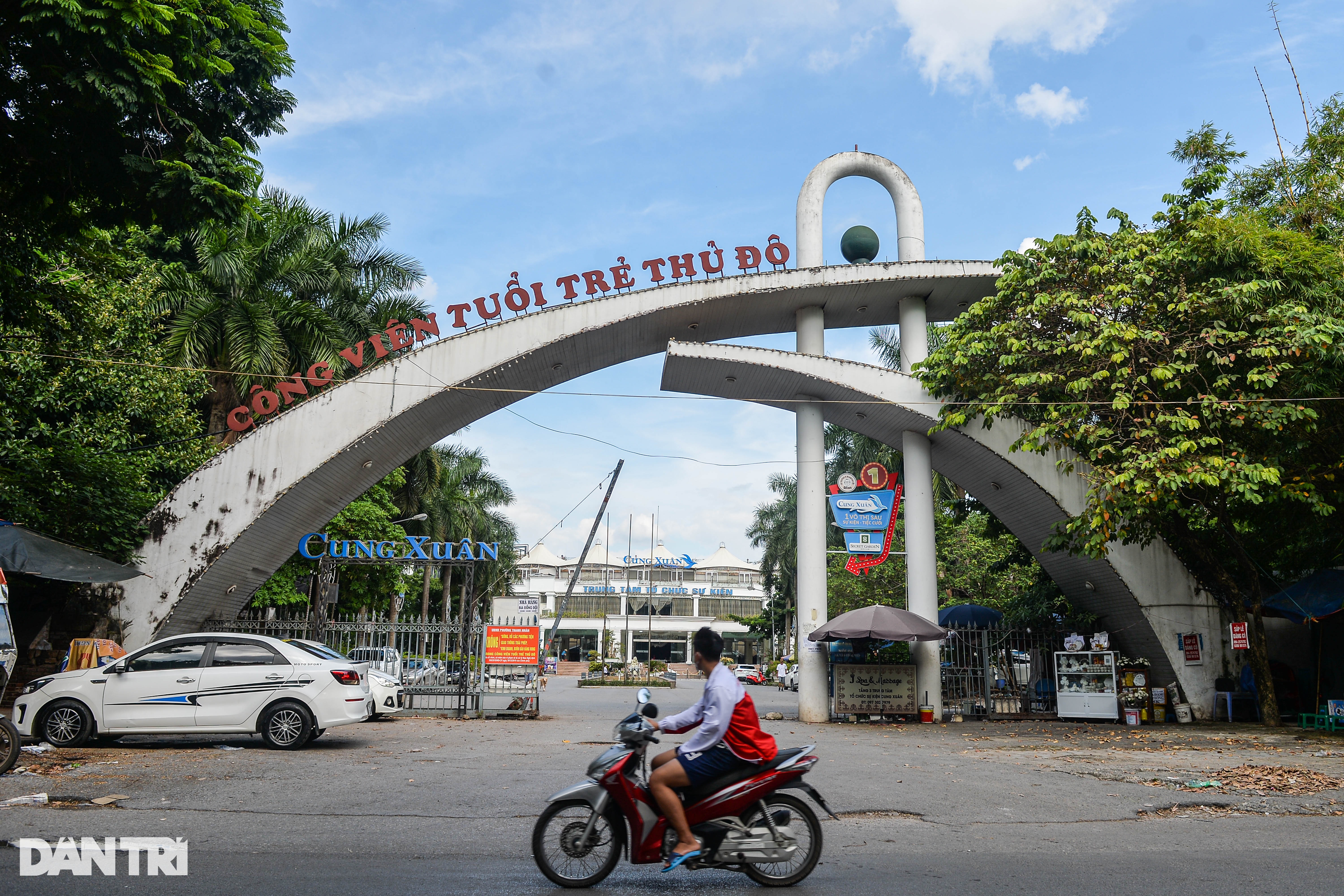 Hiện trạng Công viên Tuổi trẻ sau hơn 3 tháng tháo dỡ công trình vi phạm - 2 Hiện trạng Công viên Tuổi trẻ sau hơn 3 tháng tháo dỡ công trình vi phạm - 2