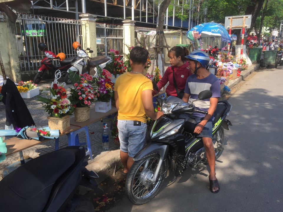 Hoa 8/3 tràn ngập Đà Nẵng - 5