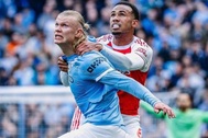 Siêu máy tính dự đoán cuộc đua vô địch của Man City và Arsenal