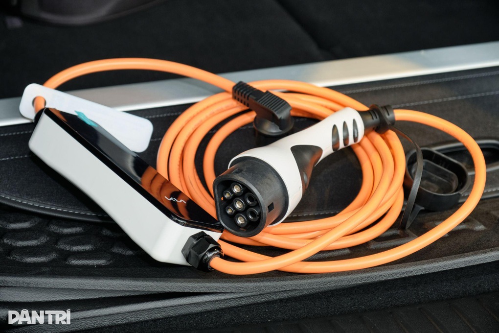 Ngoài ăn xăng như ngửi, Kia Sorento PHEV có gì khi đắt gần bằng GLC 200 - 11 Ngoài ăn xăng như ngửi, Kia Sorento PHEV có gì khi đắt gần bằng GLC 200 - 11