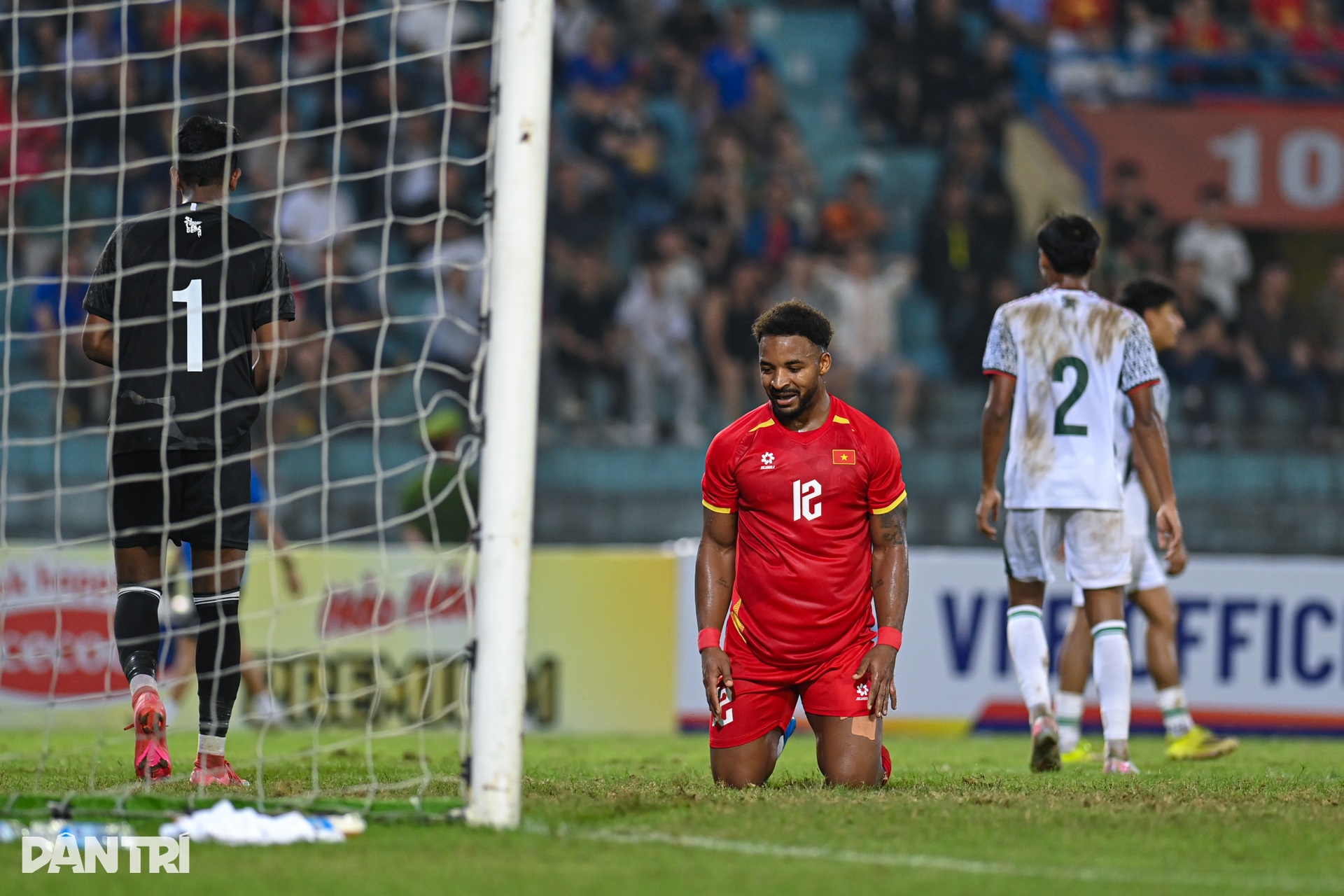 Màn trình diễn của Xuân Son, Hoàng Hên trong chiến thắng Bangladesh 3-0 - 12 Màn trình diễn của Xuân Son, Hoàng Hên trong chiến thắng Bangladesh 3-0 - 12