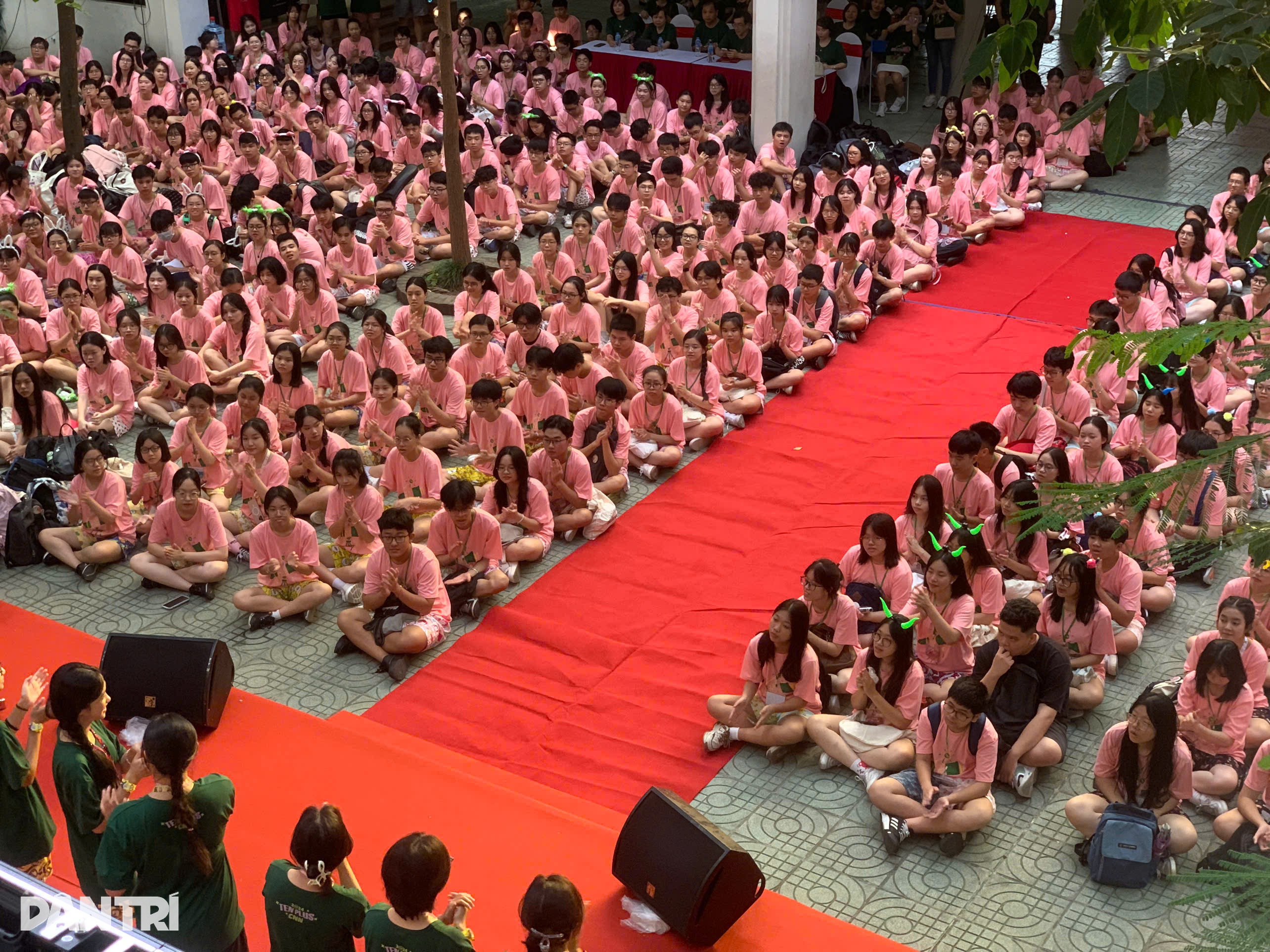 10+ Språkstudenters festival: Upptäck att förstå dig själv - 2 Ngày hội 10+ của học sinh chuyên ngữ: Khám phá để thấu hiểu chính mình - 2