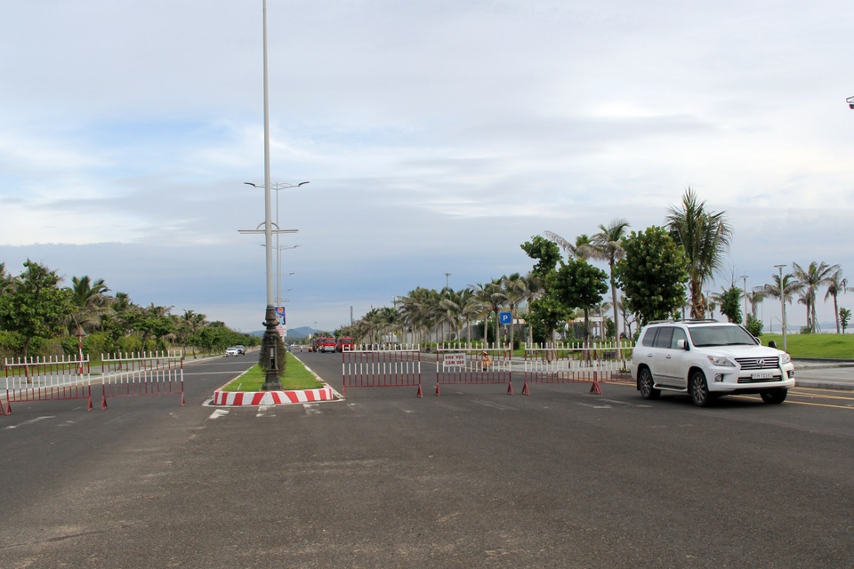 Vụ cháy bar ngầm lớn nhất Phú Yên: Sau 12 giờ vẫn chưa dập được lửa - 3