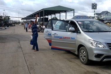 Liên tiếp xuất hiện hãng taxi Việt sa sút, đóng cửa vì Uber và Grab