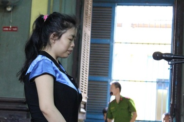 Mẹ giết con gái gần 1 tuổi rồi tự tử