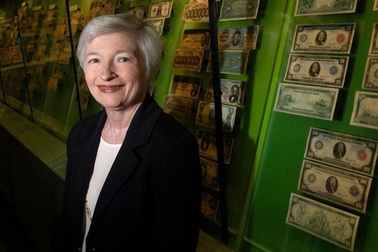 Người phụ nữ đầu tiên chính thức đứng đầu FED