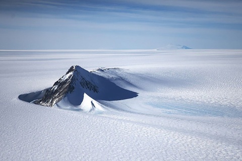 Phát hiện hồ nước bí ẩn nằm dưới Nam Cực ở độ sâu 1km