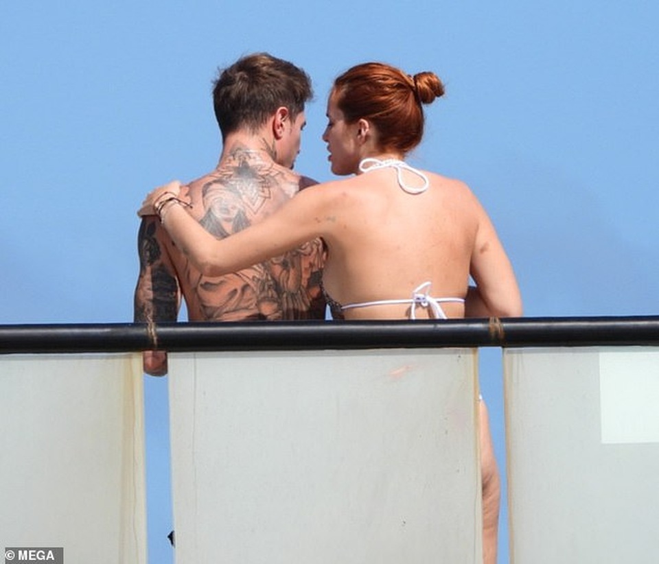 Bella Thorne bị chỉ trích vì đi du lịch quá nhiều - 5 Bella Thorne bị chỉ trích vì đi du lịch quá nhiều - 5