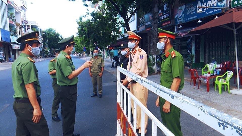 Bí thư Đà Nẵng phê bình công an tự ý rút khỏi điểm cách ly có thu phí - 2 Bí thư Đà Nẵng phê bình công an tự ý rút khỏi điểm cách ly có thu phí - 2