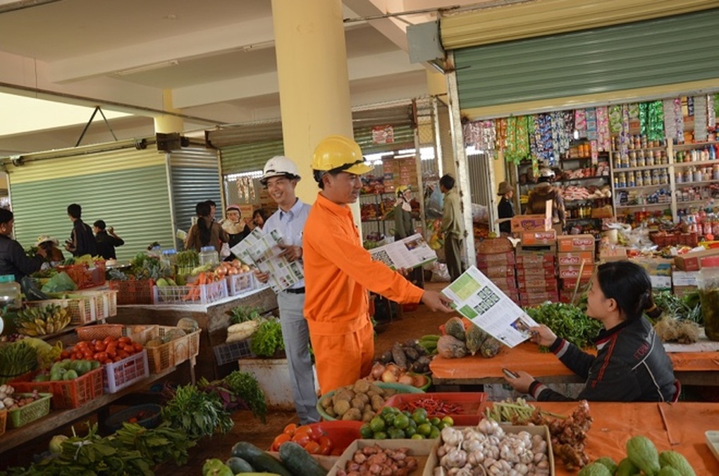 Điện lực Đắk Nông kêu gọi tiết kiệm điện - 1 Điện lực Đắk Nông kêu gọi tiết kiệm điện - 1