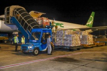 Đưa hàng cứu trợ khẩn cấp của Australia tới vùng lũ lụt Bắc Ninh