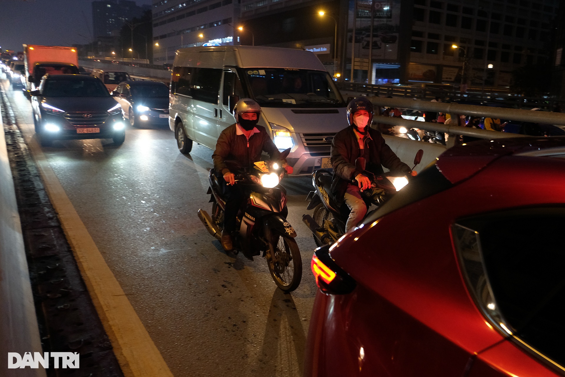 Đường vành đai 2 trên cao ùn tắc dài gần 3km từ Ngã Tư Vọng về Ngã Tư Sở - 9 Đường vành đai 2 trên cao ùn tắc dài gần 3km từ Ngã Tư Vọng về Ngã Tư Sở - 9