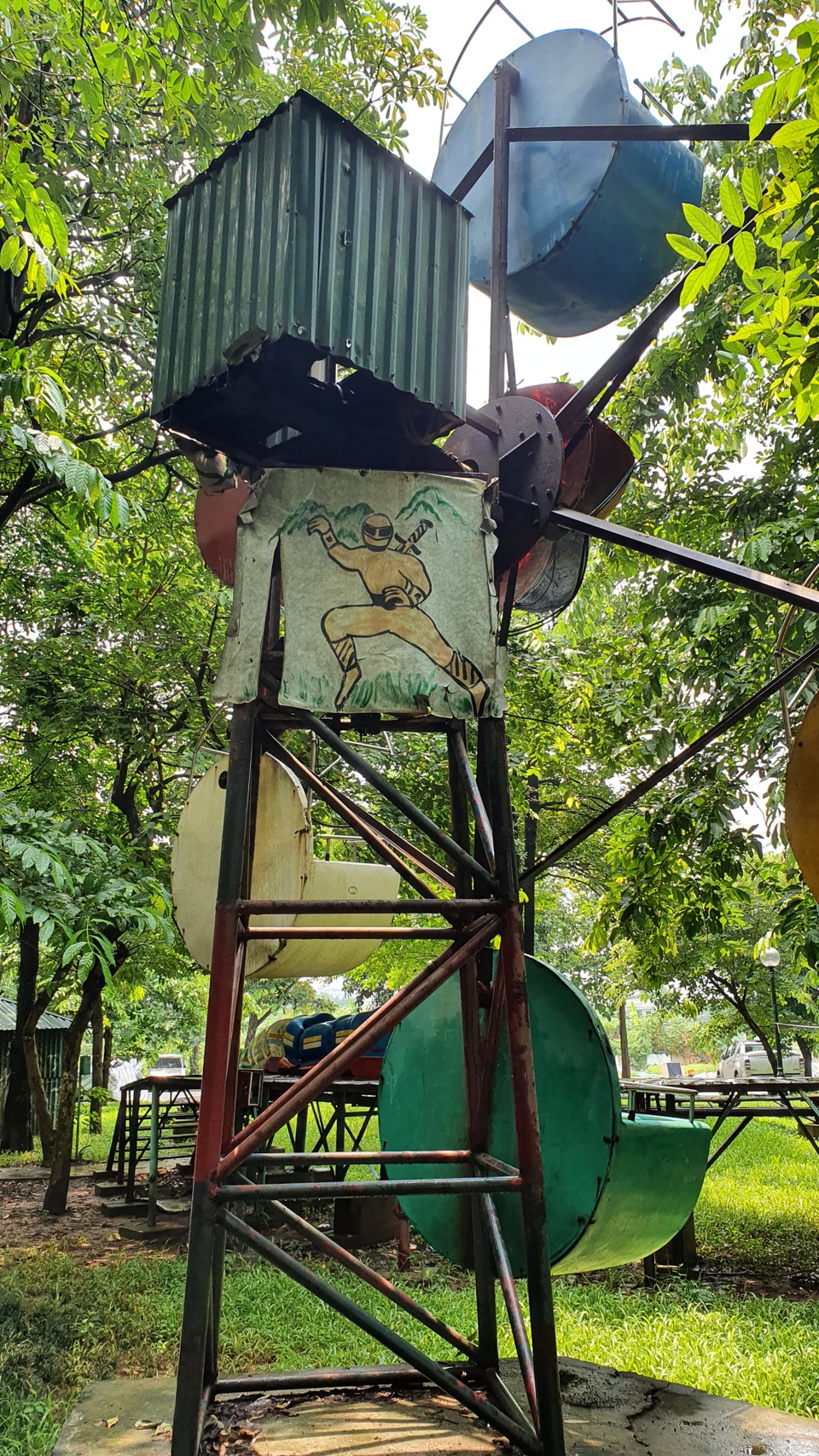 Công viên nhếch nhác, xập xệ trong khu đô thị kiểu mẫu ở Hà Nội - 15 Công viên nhếch nhác, xập xệ trong khu đô thị kiểu mẫu ở Hà Nội - 15