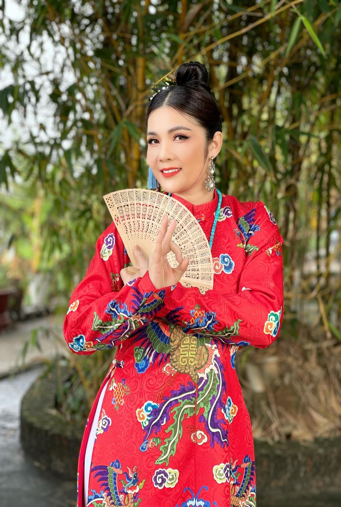NSƯT Diệu Hương kết hợp ca Huế với nhạc đương đại gây bất ngờ - 1 NSƯT Diệu Hương kết hợp ca Huế với nhạc đương đại gây bất ngờ - 1