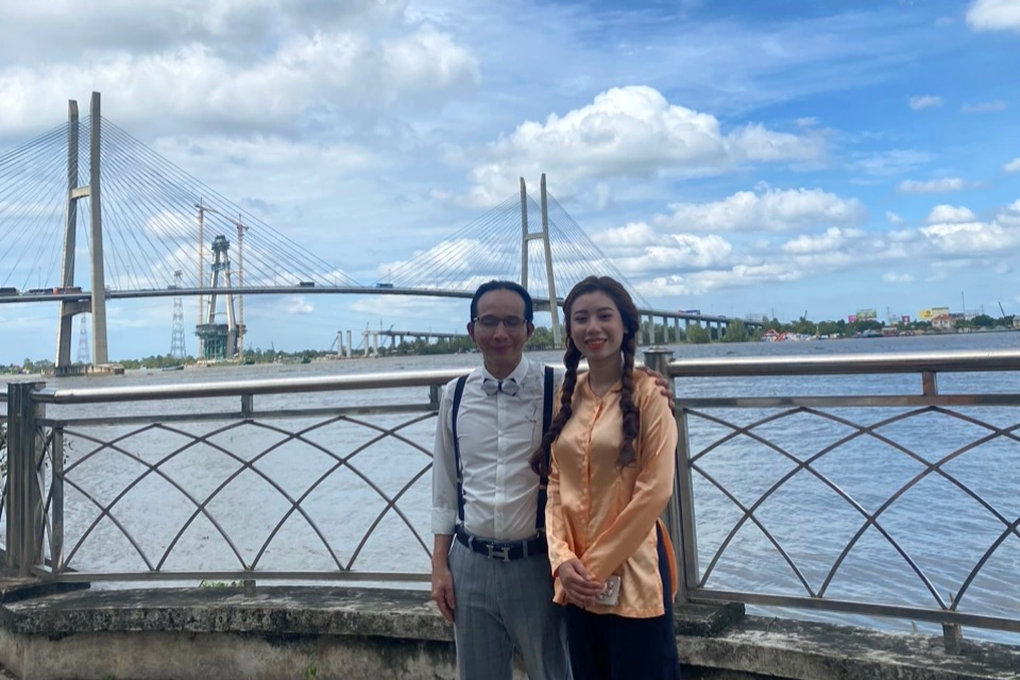 Nhạc sĩ khiếm thị quay MV vô giá tặng vợ kém 18 tuổi - 4 Nhạc sĩ khiếm thị quay MV vô giá tặng vợ kém 18 tuổi - 4