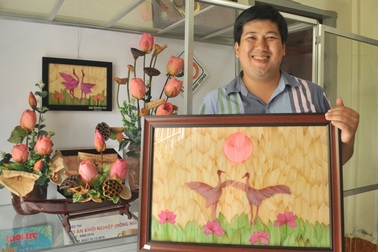 Thạc sĩ Hóa bỏ trời Âu… về Đồng Tháp làm hoa sen “sống lâu”