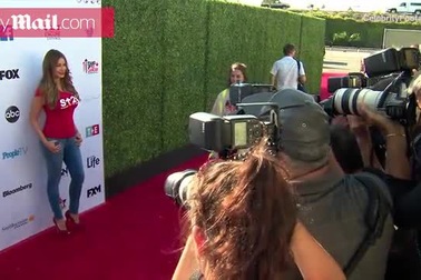 Sofia Vergara xuất hiện tại sự kiện gây quỹ hỗ trợ việc nghiên cứu điều trị ung thư