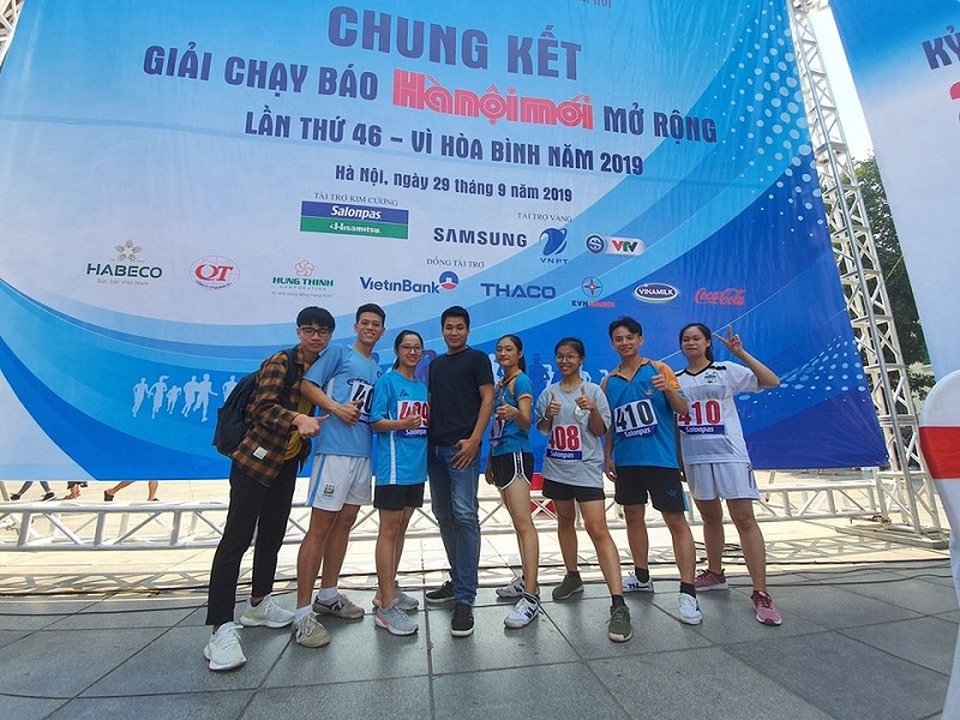 Xúc động hình ảnh nữ sinh dựng lều trên núi để học online ngày dịch - 6 Xúc động hình ảnh nữ sinh dựng lều trên núi để học online ngày dịch - 6