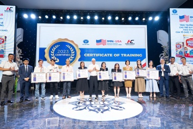 Nutricare tổ chức hội nghị khách hàng và tọa đàm về trẻ suy dinh dưỡng thấp còi