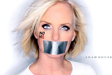 Ảnh quảng cáo lạ của phu nhân Thượng nghị sĩ McCain