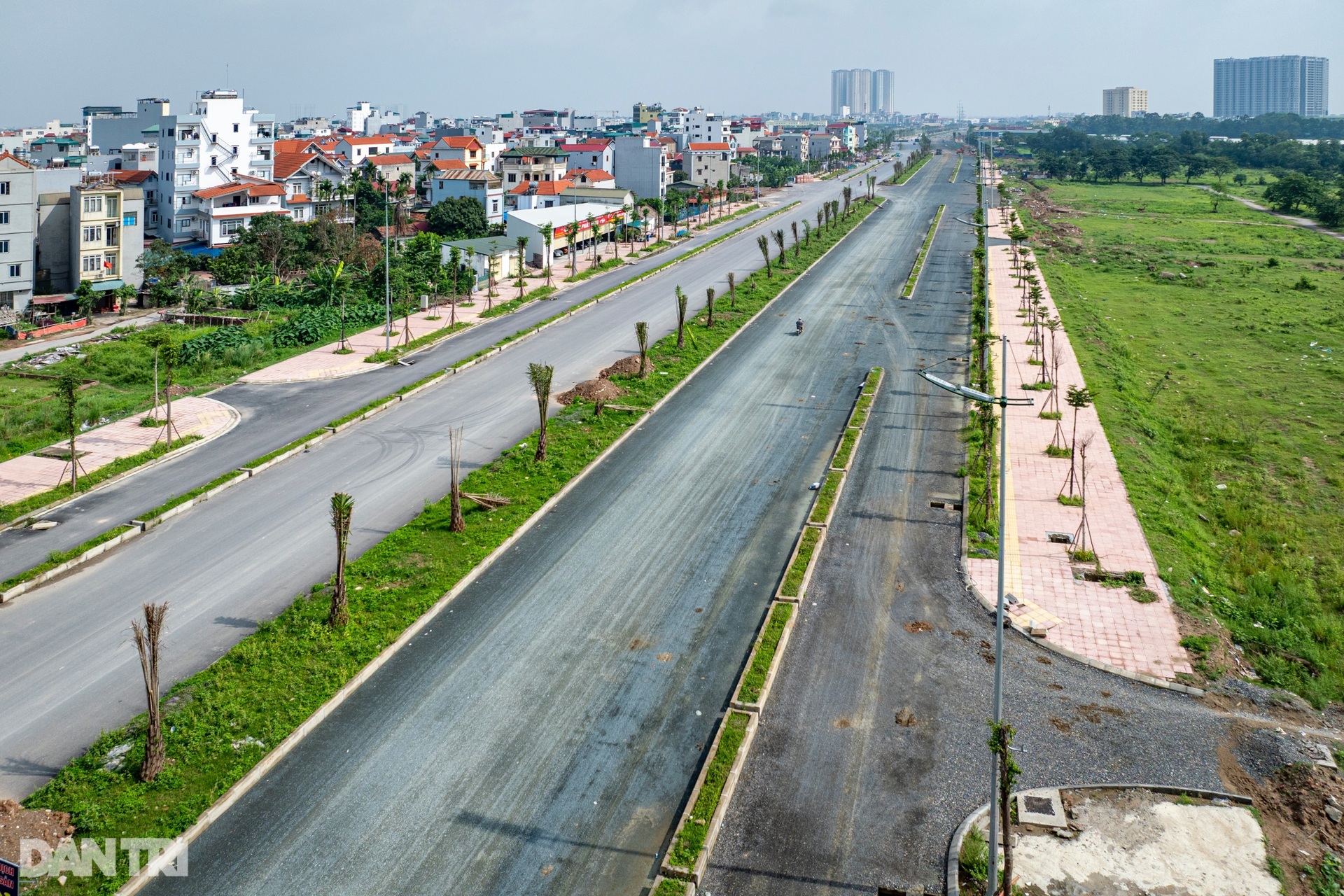 Gấp rút thi công tuyến đường 8 làn gần 1.800 tỷ tại Hà Nội - 5 Gấp rút thi công tuyến đường 8 làn gần 1.800 tỷ tại Hà Nội - 5