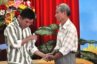 Thư sám hối từ trại giam và lòng bao dung kỳ lạ