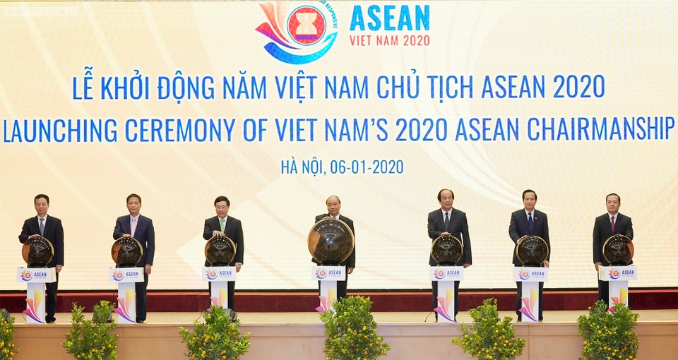 Thủ tướng: Thông điệp “tư duy cộng đồng” trong năm Chủ tịch ASEAN - 3 Thủ tướng: Thông điệp “tư duy cộng đồng” trong năm Chủ tịch ASEAN - 3
