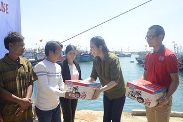 Dồn máu nóng cho tim biển cả