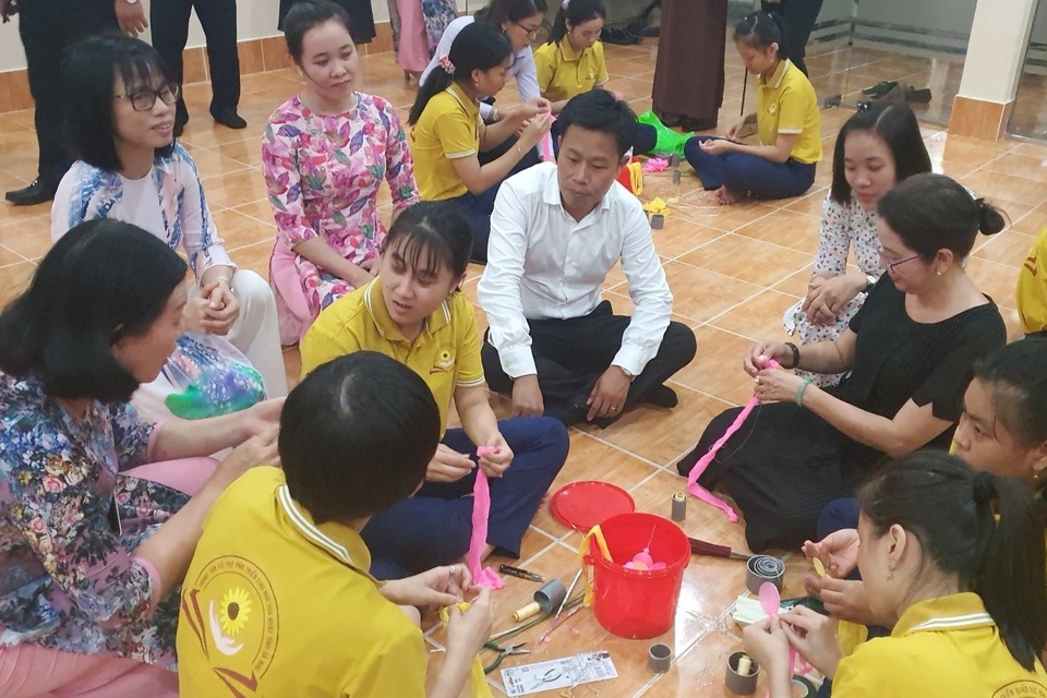 Chủ tịch Cà Mau: Cần quan tâm mô hình chăm sóc trẻ em có hoàn cảnh đặc biệt - 1 Chủ tịch Cà Mau: Cần quan tâm mô hình chăm sóc trẻ em có hoàn cảnh đặc biệt - 1
