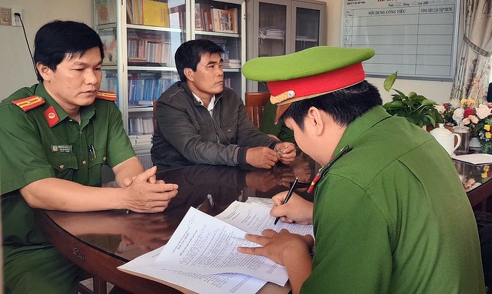 Vụ bắt tạm giam nguyên Trưởng phòng TNMT: Khởi tố thêm 1 đồng phạm - 1 Vụ bắt tạm giam nguyên Trưởng phòng TNMT: Khởi tố thêm 1 đồng phạm - 1
